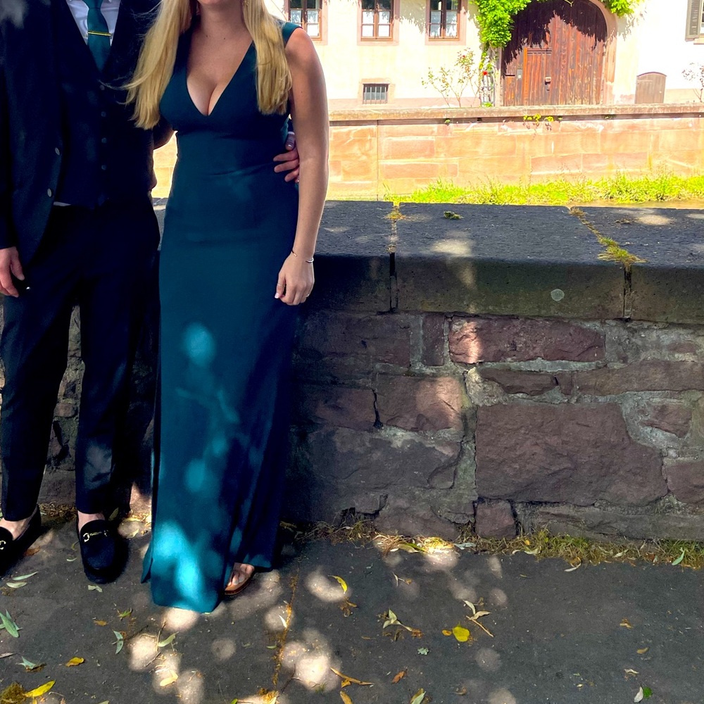 LOVELY Size large Elegant Teal Evening Gown by Alex evenings. I wore once.